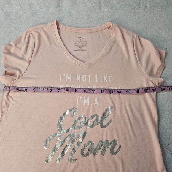 APT 9 "Im Not A Regular Mom, Im A Cool Mom" Pink T Shirt Mean Girls Regina - Picture 3 of 5